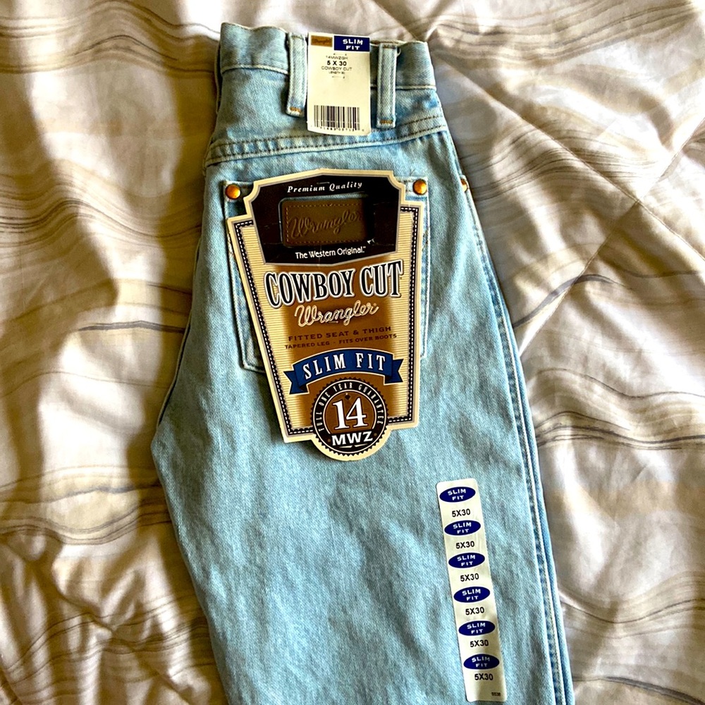 Brand new Wrangler cowboy cut slim fit jeans size 5 X 30